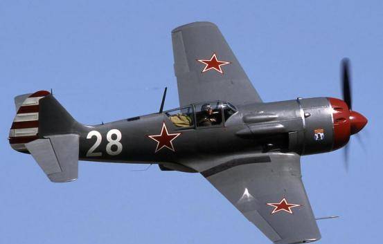 飞向纳粹德国的复仇之翼苏联la7战斗机
