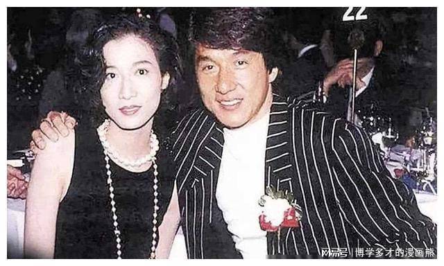 成龙私生女吴卓林不走寻常路摆脱同性婚姻束缚潇洒做自己