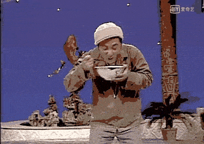 原本《吃面条》这一小品,是八一厂演员和观众互动时,陈佩斯和朱时茂