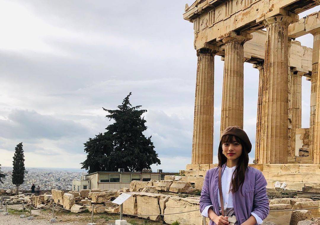 直男斩石原里美够直接与男友相恋一年就闪婚男粉们心碎了