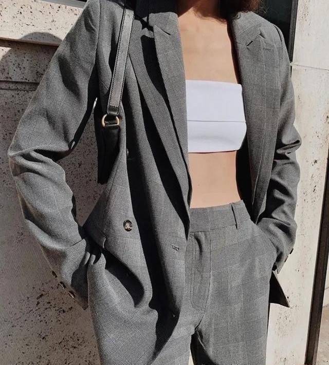 原创西装吊带2021年开春最in混搭优雅性感又不失端庄