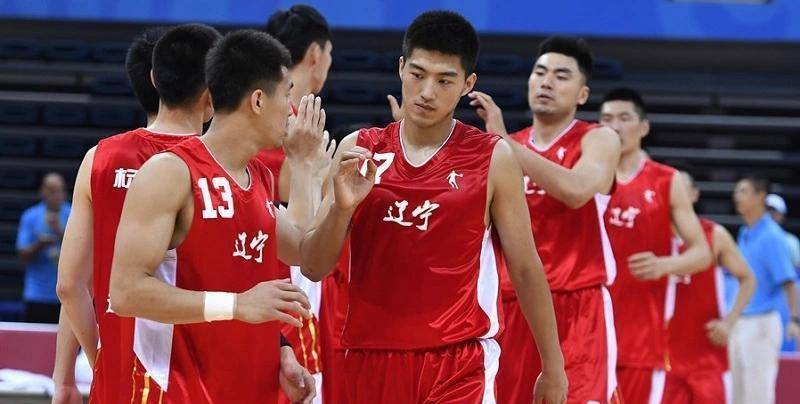 辽宁签下身高198米的强力前锋与张镇麟组成双前锋阵容郭艾伦