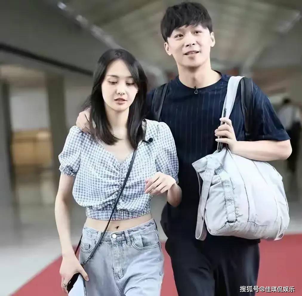 原创郑爽近照曝光模样大变认不出财产清零公司注销扬言不欠任何人