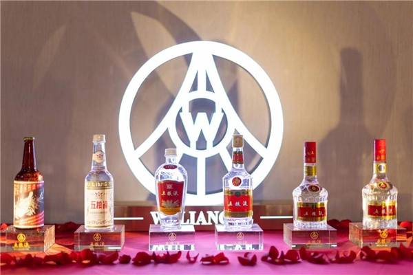 湖商精英会成功举办五粮液大国浓香精英共享品鉴会