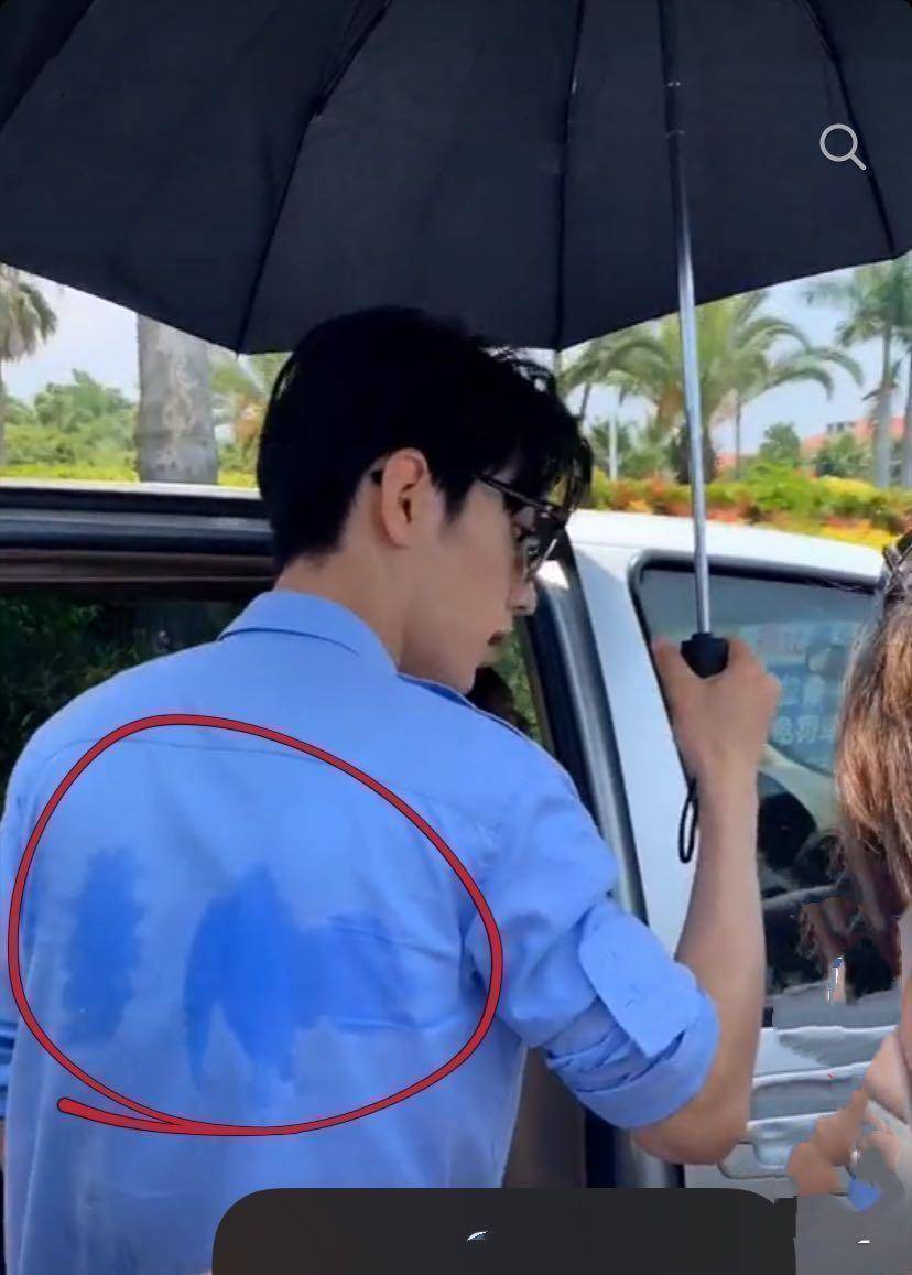 原创肖战开工热的衣服湿透亲自打伞不耍大牌离开滤镜暴露了真实皮肤