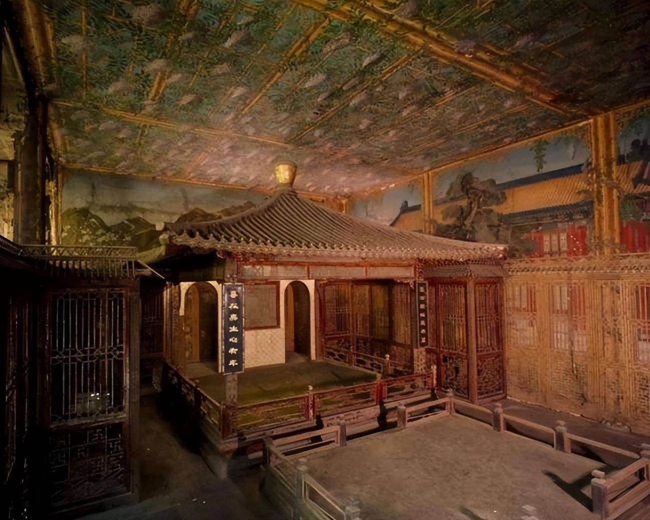 故宫为何要在5点关门?每年用60吨猪血镇邪?背后的真相是什么