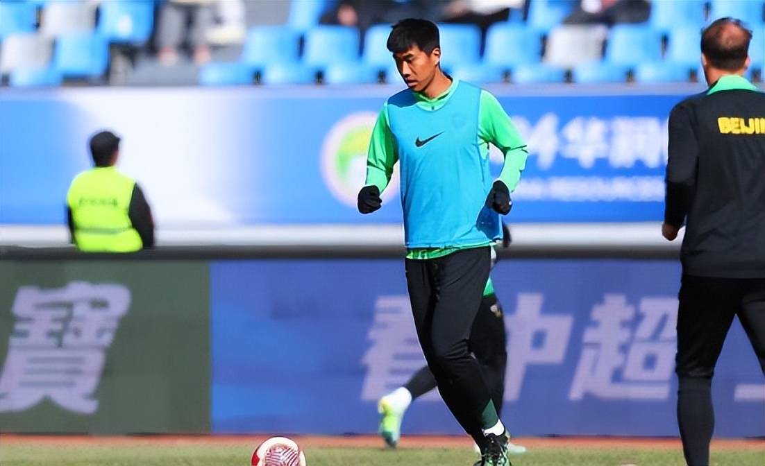 原创上赛季北京国安球迷差点把柏杨骂到抑郁而本赛季他成为攻防节拍器