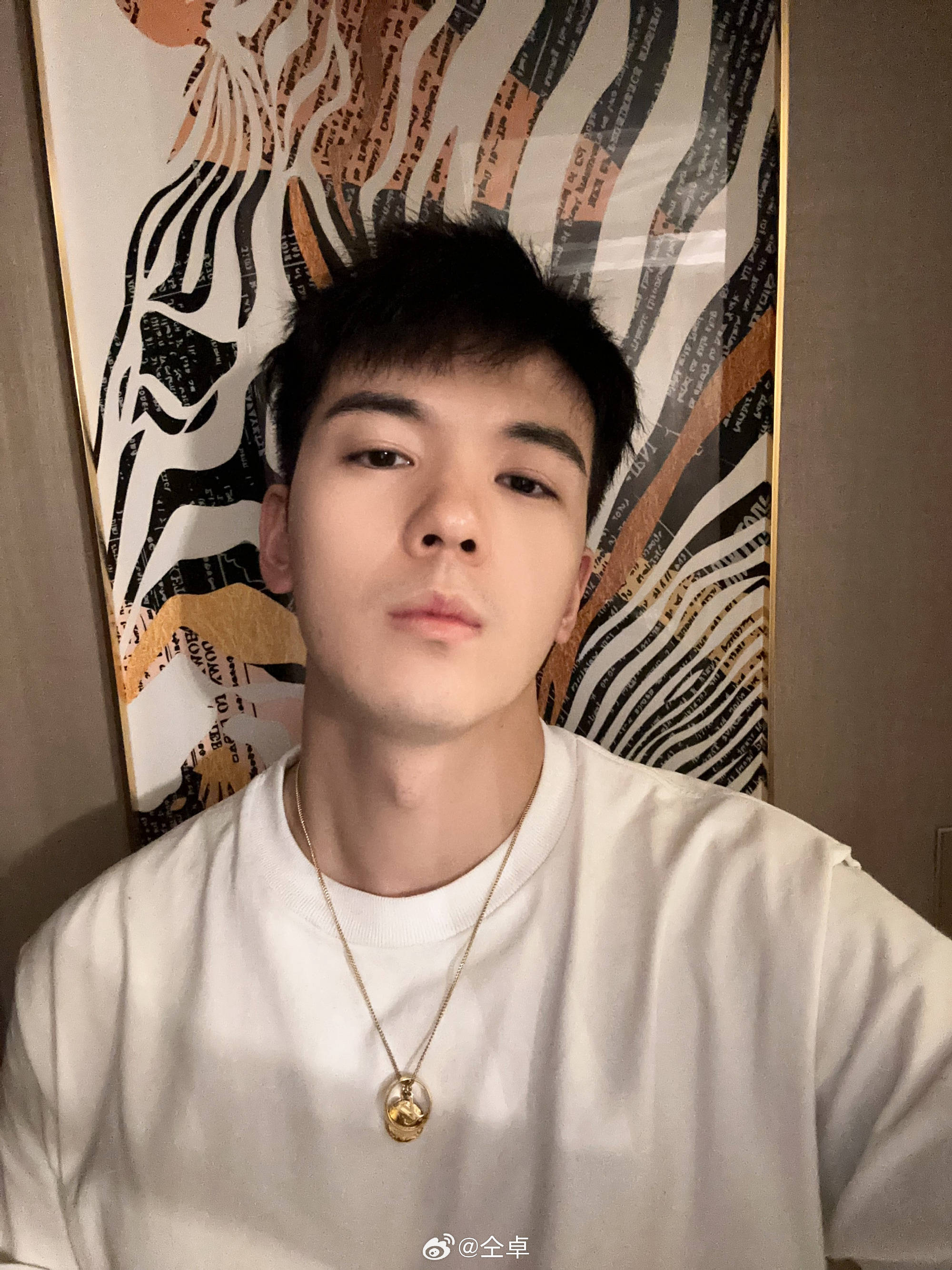 仝卓工作室曝仝卓差税被查,前有直播自曝高考作弊,后有员工讨债