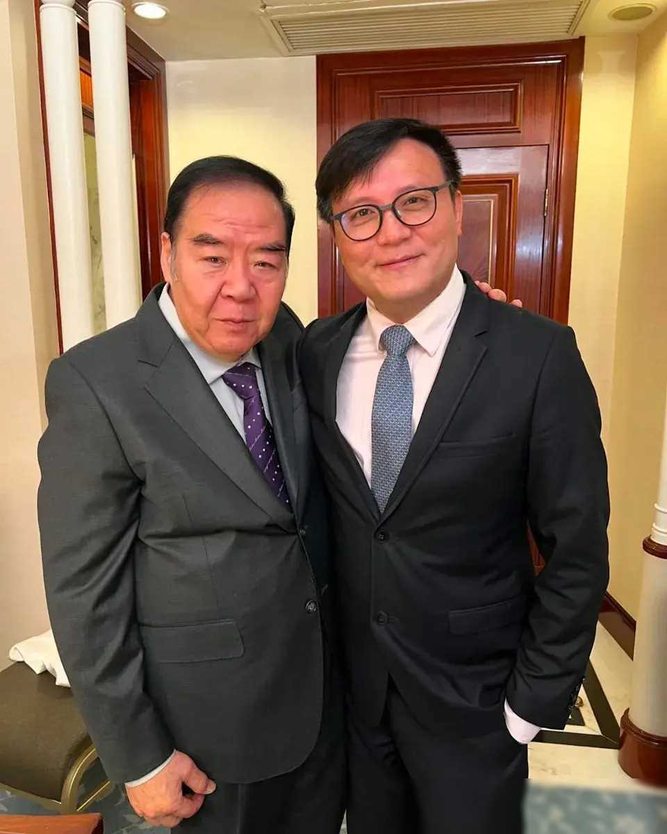 原创郑则仕低调嫁女感恩相伴幸福家庭子女高学历事业有成