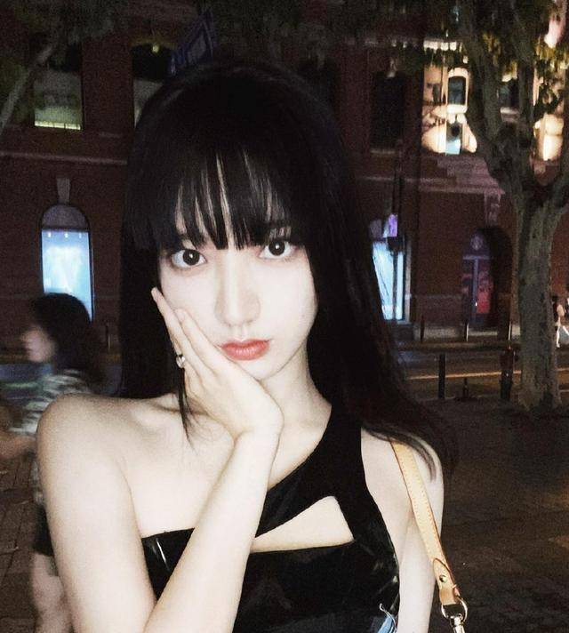 从上戏来的甜美女孩,在《云顶天宫》中扮演霍秀秀,风尘感十足_黄羿