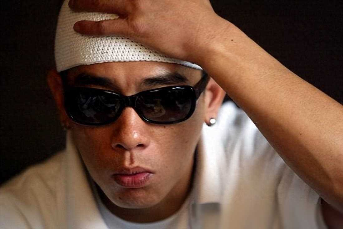 陈小春多情不乏浪漫单身无需催婚