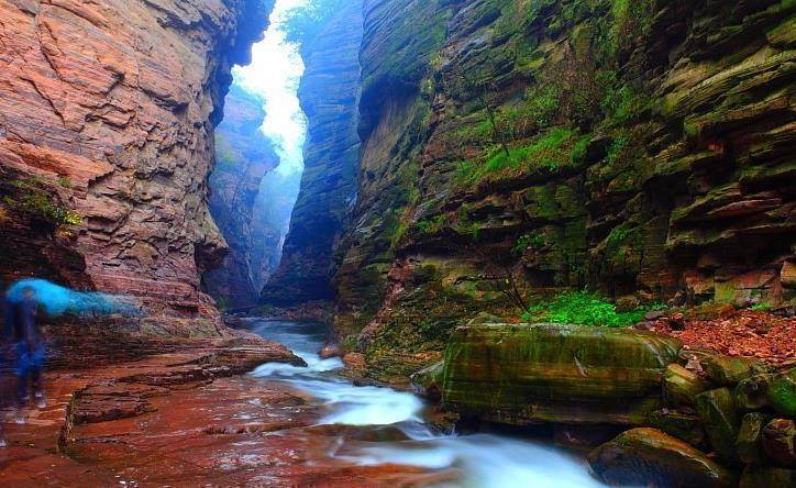 河南又一旅游景区"走红",风景优美物价低廉,矿泉水只卖一元_龙潭_地质