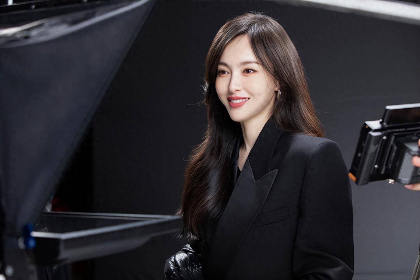 原创唐嫣回应命好表示邀约非常多她主演的仙侠剧能超与凤行吗