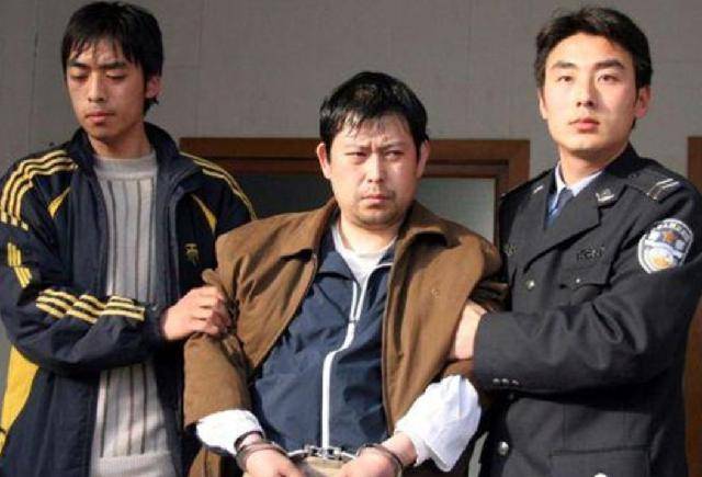 原创任晓峰因嫉妒别人开豪车偷5100万买彩票血本无归后疯狂逃窜