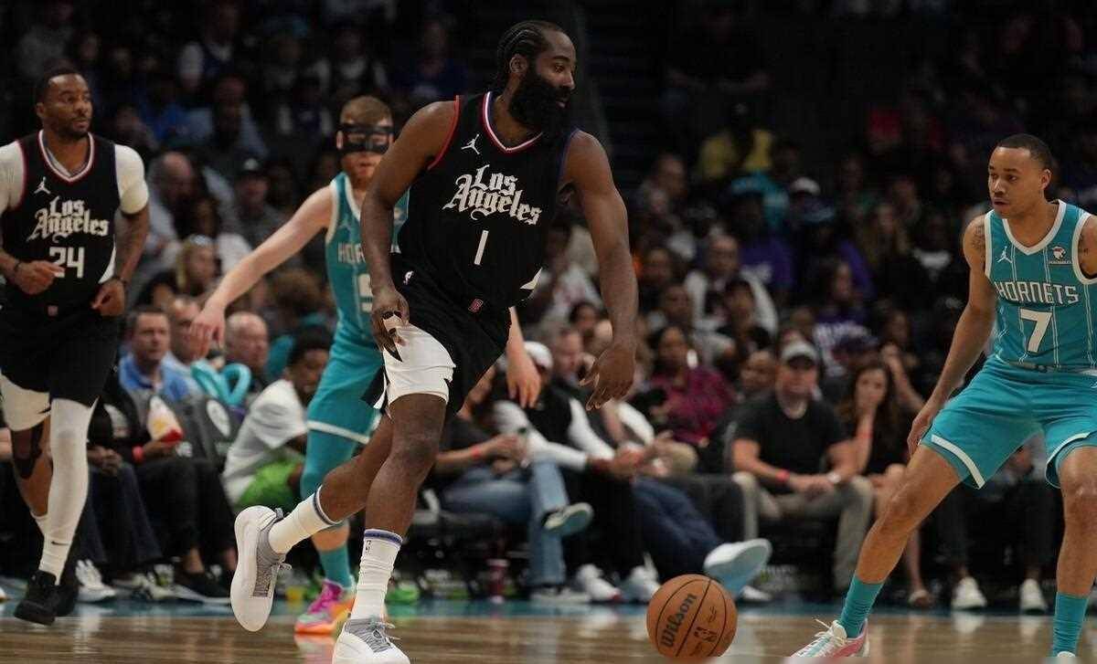 原创带伤出战哈登助攻创纪录小卡收割比赛乔治轰4174打