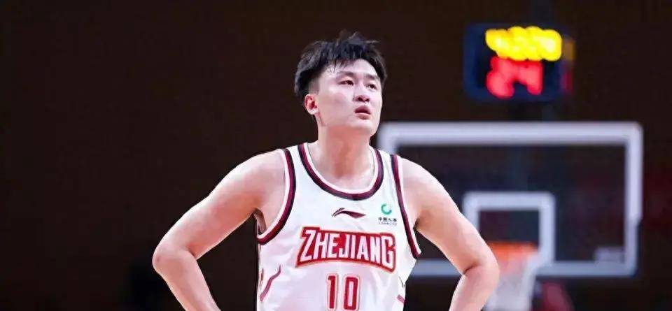浙江队12连胜只因一人复出,场均10 5却让球队质变,总冠军有望_刘泽一
