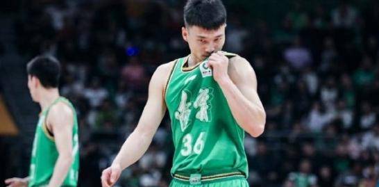 原创辽宁男篮深情庆祝郭艾伦替补鄢手骐生日恳切提出三项期许