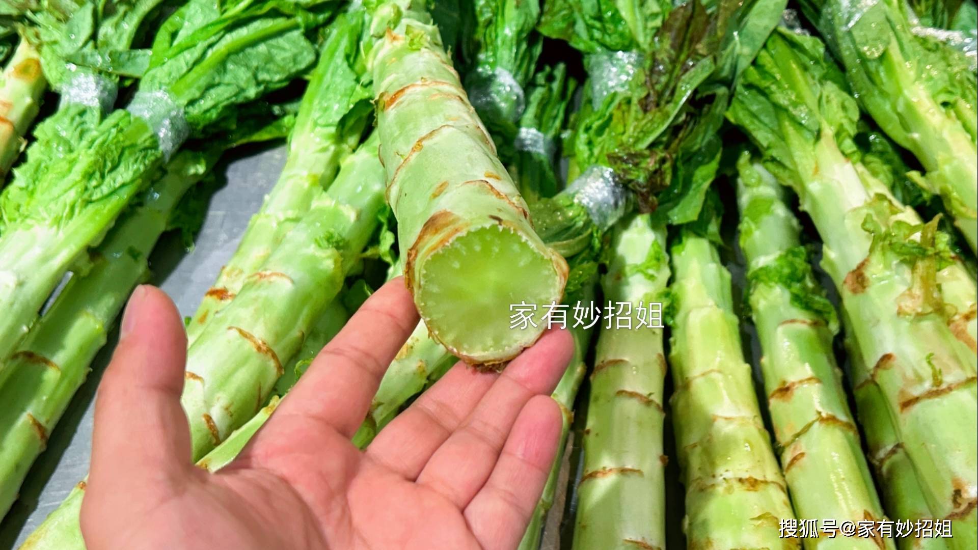 原创买莴笋挑根大还是根小老菜农挑错了难吃还浪费钱