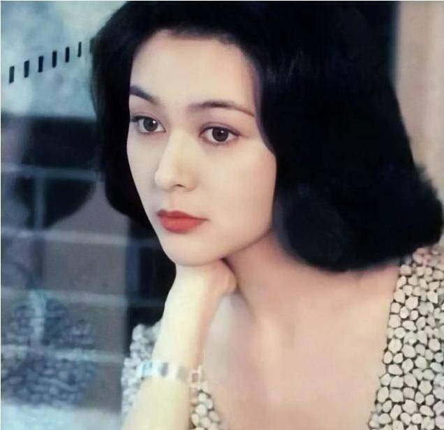 让人三观尽毁的关之琳要如何从头再来