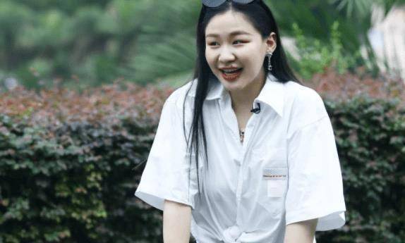 大人崩溃无语,胡晶晶的第一个念头很难平息,金靖的演技大爆发_生活_好