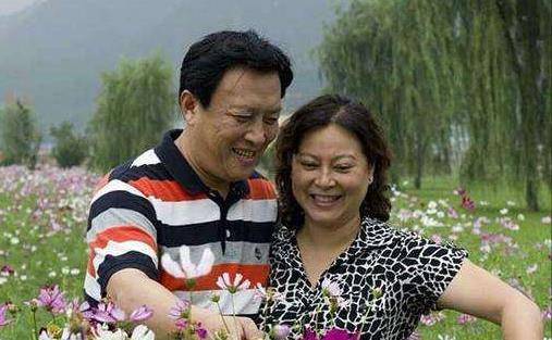 原创前妻自缢身亡后唐国强感谢女儿理解我让我可以再寻幸福