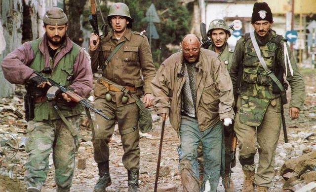 最后在1995年,北约强势介入波黑内战,波黑地区的种族清洗才结束,波黑