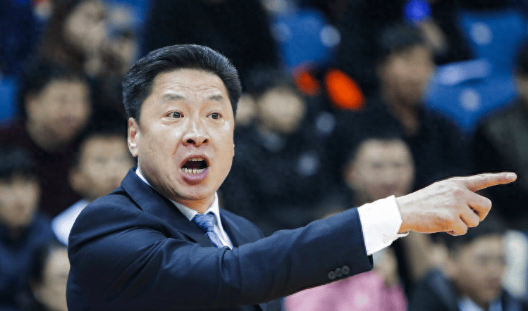 原创战绩几乎追平李春江cba又一名声糟糕教头翻身值得重用