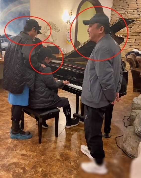 原创孟鹤堂唱歌栾树伴奏于谦引荐人脉干儿子受益匪浅