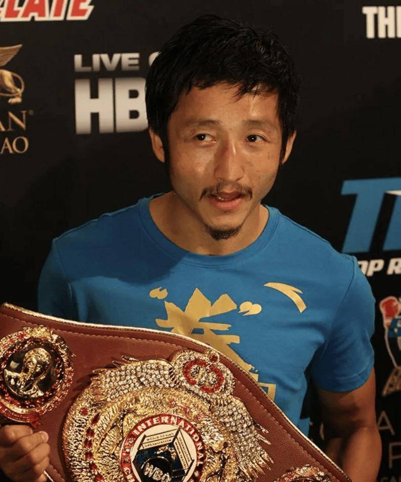 原创冉莹颖自曝与邹市明分房睡三年只为老公拼事业做拳王背后