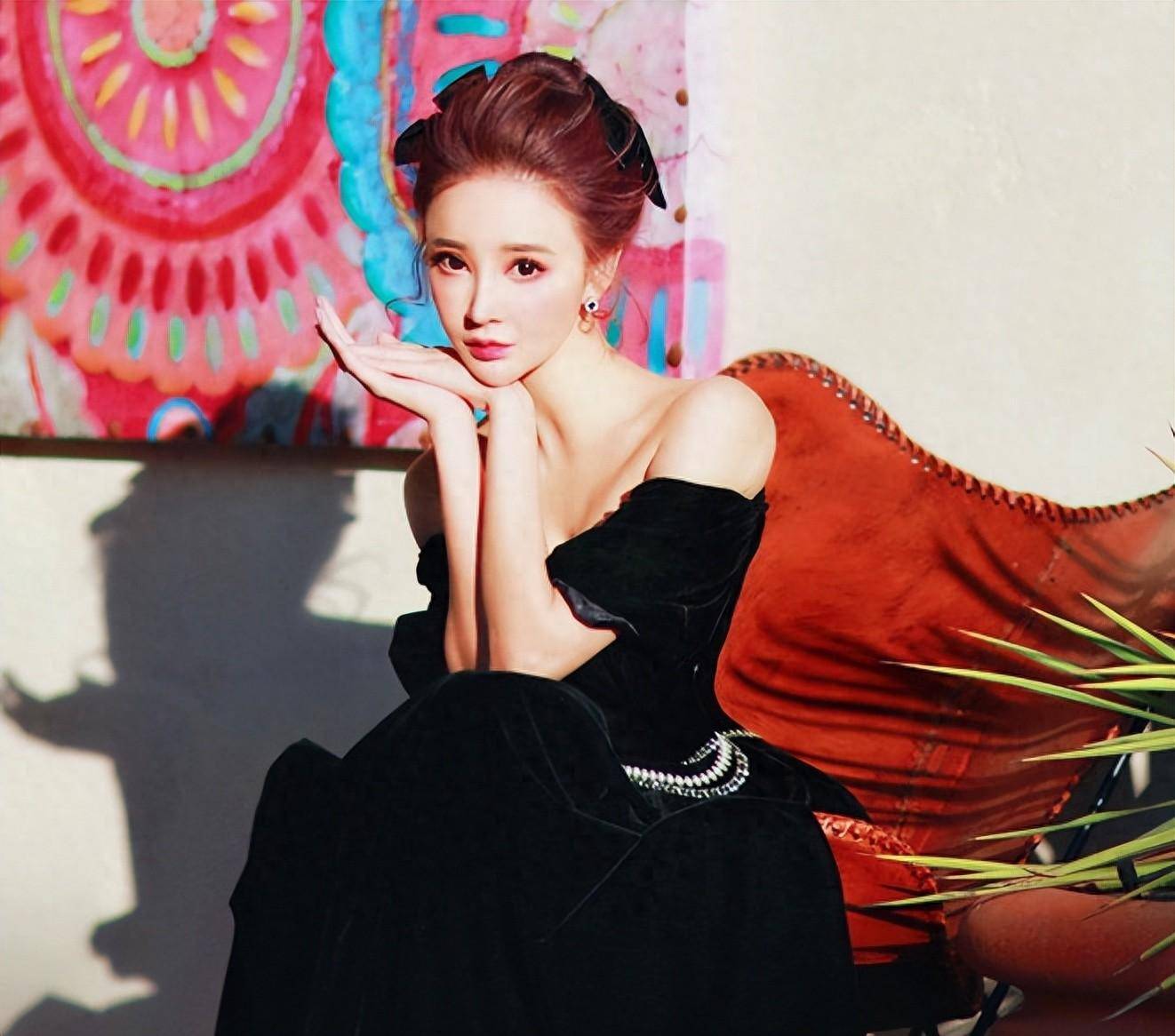 4月9日,演员刘雨欣在社交平台发文,称"在美国真的不敢生病,看病贵的