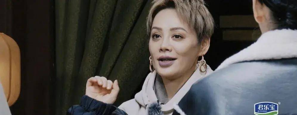 演技很惊艳,让人眼前一亮的感觉.当然,这次就没有拿胡静作为对比了.