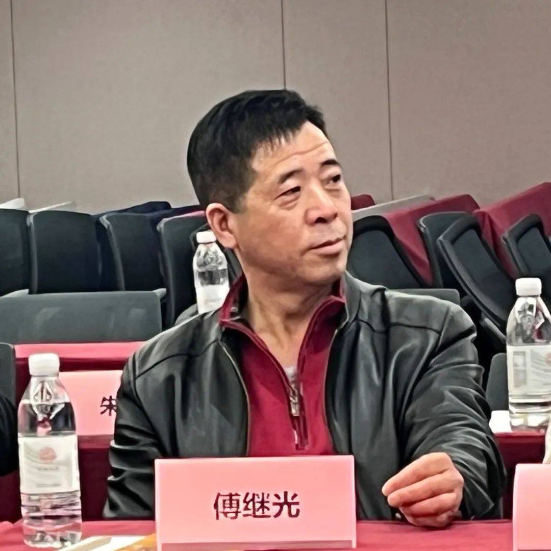 上海筷送信息科技有限公司创始人黄献兴对"黄小递"品牌的运营模式