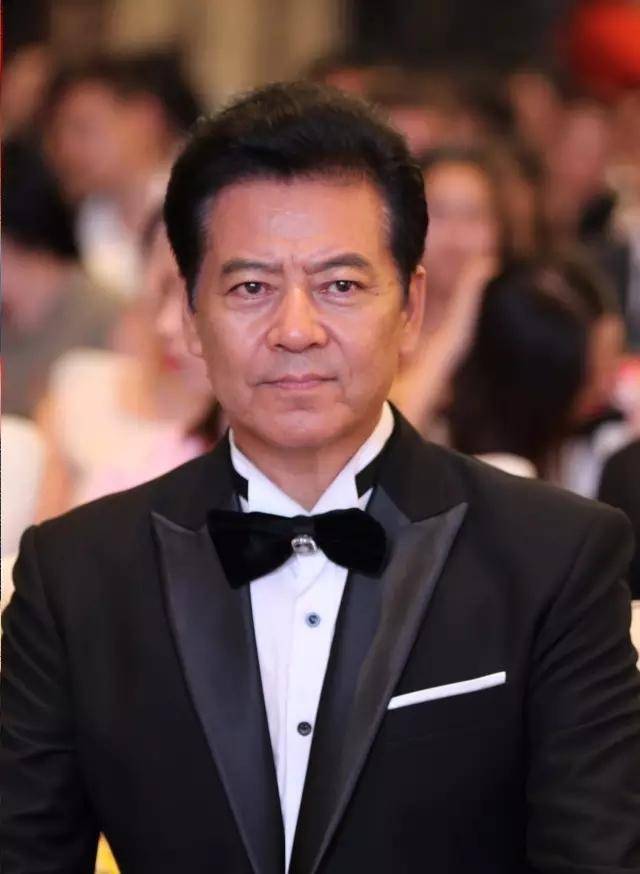 著名演员颜世魁:一生苦难,67岁单身无子嗣,老母亲直言不敢老去
