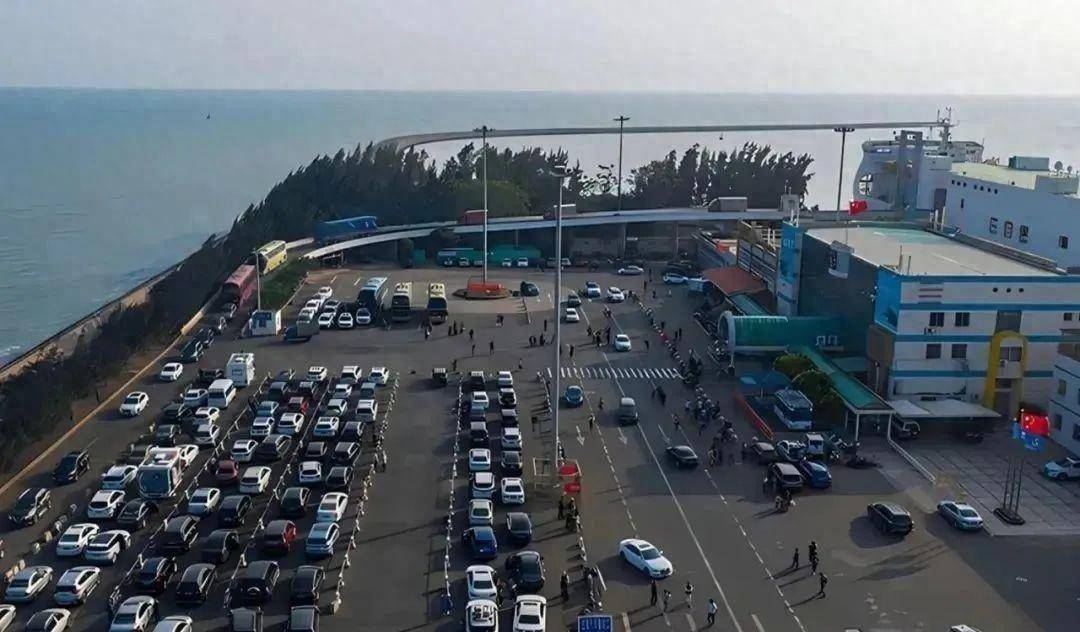 原创你知道吗港珠澳大桥开始堵车了国人为何如此兴奋呢