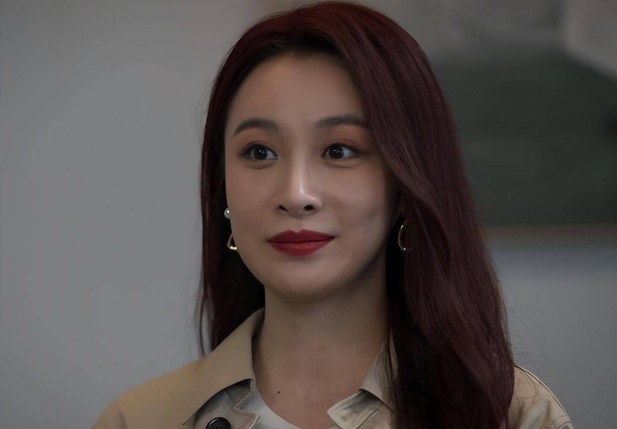 女演员长相很重要,《城中之城》30岁隆妮出场,才明白人间尤物