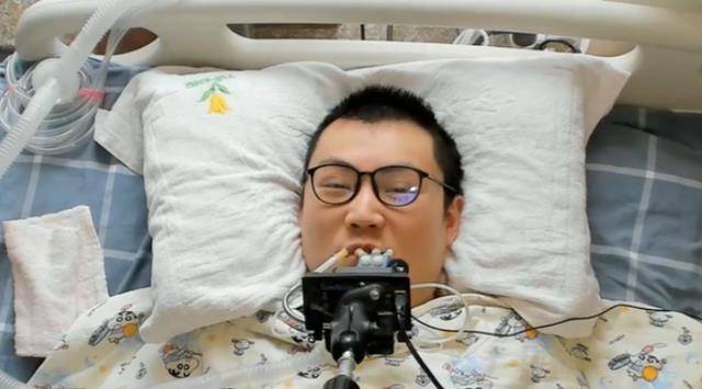 高位截瘫的90后消防员:靠呼吸机续命,多次自杀未果,今涅盘重生_朱铭骏