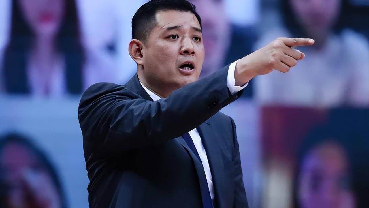 原创cba高诗燕求婚成功女友事业曝光穿迷你裙小腹隆起疑似怀孕