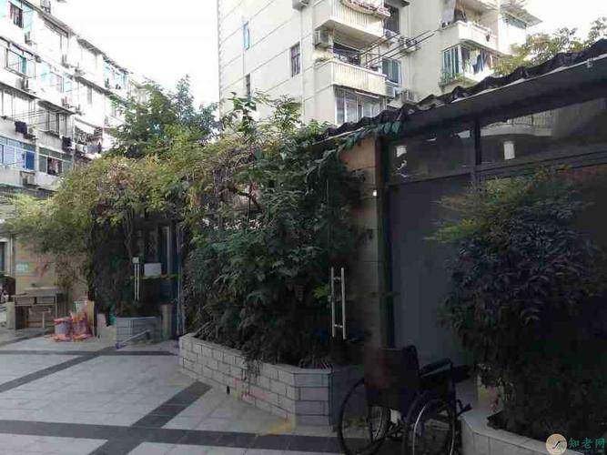 宜福敬老院占地面积达到4015平方米,其建筑布局合理,六层配电梯,为