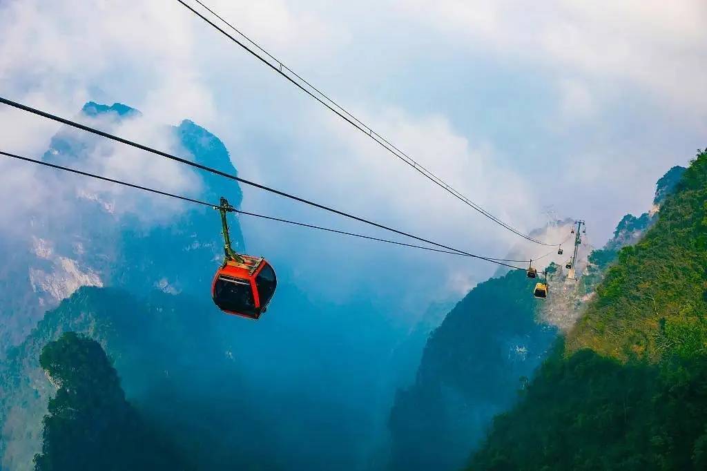 湖南张家界天门山玻璃桥旅游四天三晚大概花销多少钱一人攻略及费用