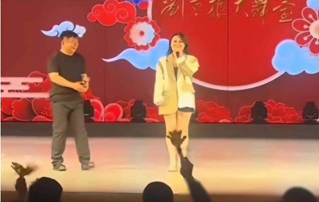 徐会计新婚妻子首次亮相刘老根大舞台东方老赢这次是真赢了