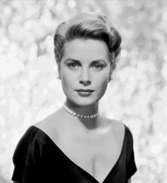 格蕾丝凯丽一颦一笑摄人心魂犹如天鹅般高贵脱俗的女子