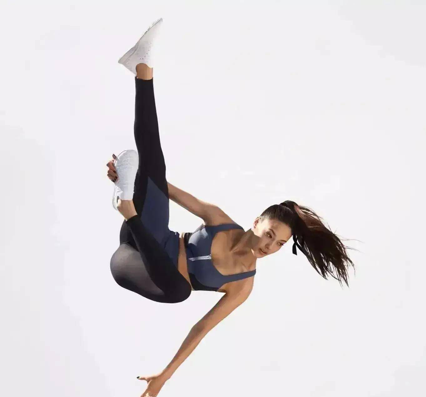 谷爱凌:冰雪赛场上的璀璨星辰,全能少女的非凡人生_比赛_滑雪_训练