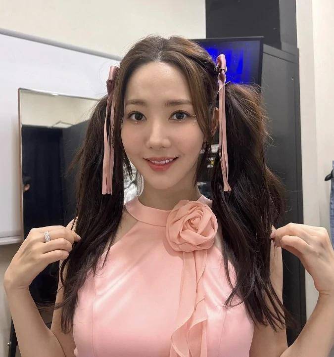 韩国知名女星被曝,拥有价值100亿韩元的大楼,6年增值40亿韩元_朴敏英