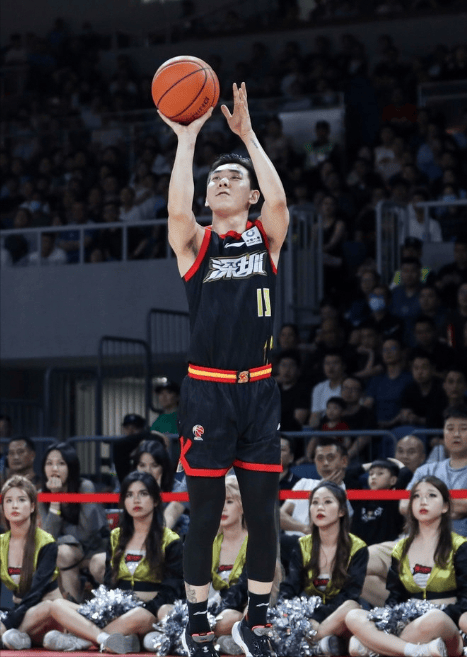 从无球可打到关键先生,成深圳赢球x因素_冯欣_比赛_萨林杰