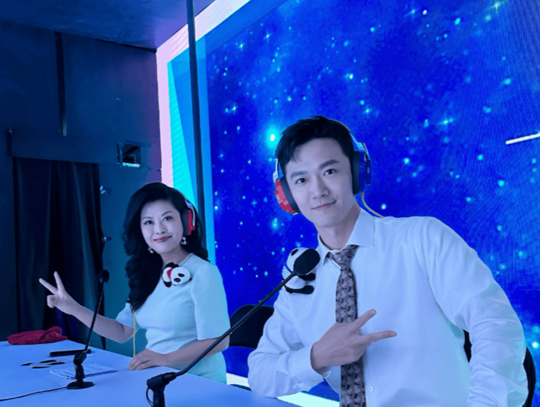 著名主持人张韬:30岁进央视,34岁上春晚,是亲人眼里的"暖男"_电视