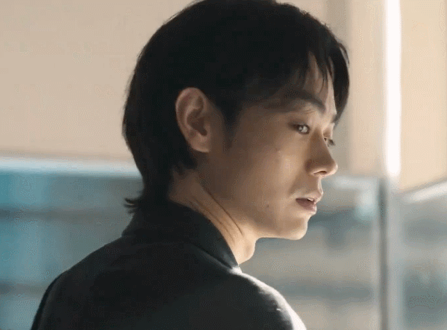 只能说,这部剧是懂运营的,还是希望第二部有了影版《寄生兽》主角的