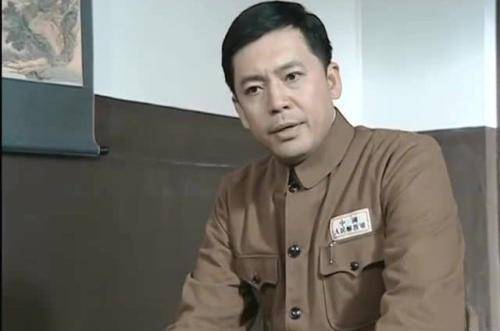 原创赵刚已经身为军级干部为什么还想着去当老师呢答案让人心酸