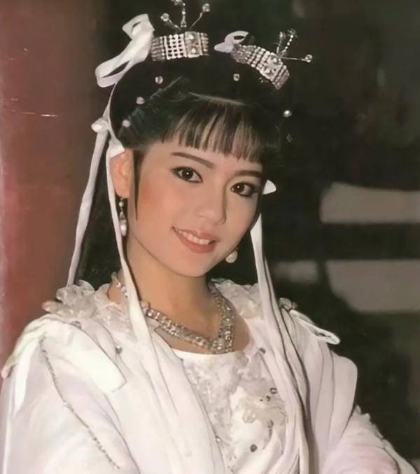 主演过《包青天》《兄弟姐妹》《半生缘一世情》等多部影视剧,古装