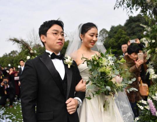 原创邹凯身高只有1米58获得25枚奥运金牌退役后娶走体坛女神