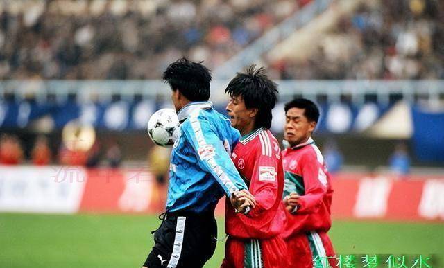 原创大连足球史上今天1998年小王涛双响创造1纪录大连万达41深圳